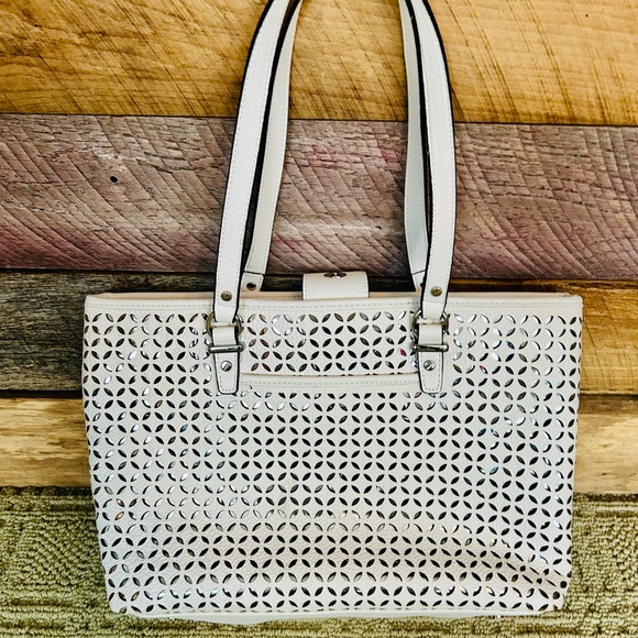 NWT- Dana Buchman Cream Perforated Tote/shoulder Bag - Picture 4 of 8